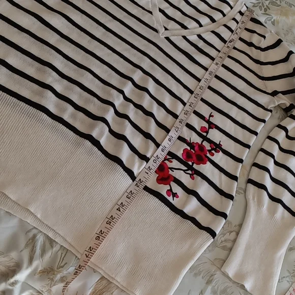 New York & Company Black and White Striped V-Neck Sweater - Picture 4 of 9